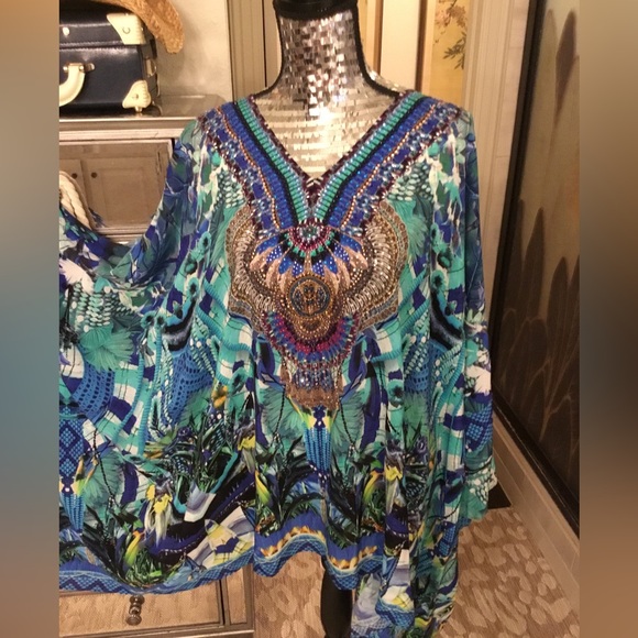 Camilla Kaftan Amazon Azure
O/S NWT split sleeve
Never worn - Picture 2 of 9